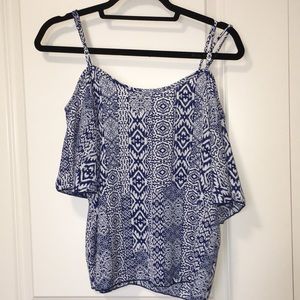 Cold shoulder flowy top